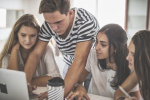 El déficit y la deuda