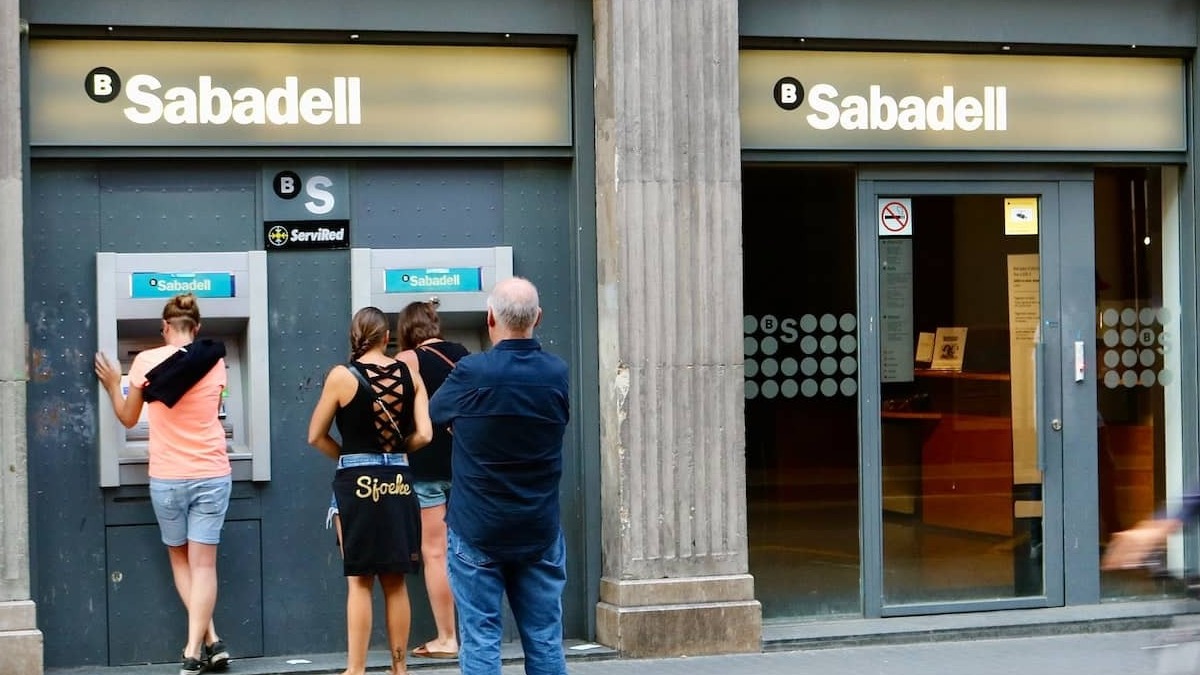 ¿Qué hacer con las acciones del Banco Sabadell?