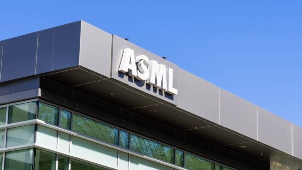 ASML supera las expectativas y mejora sus previsiones: qué significan sus resultados para los semiconductores